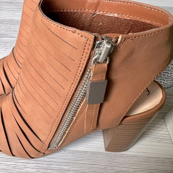 FRANCESCA'S edna peep toe heeled booties size 6.5 NWT - Picture 7 of 16